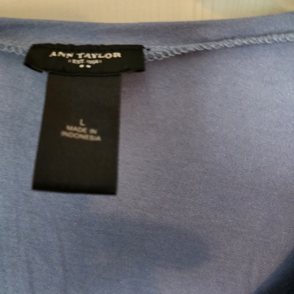 Ann Taylor, large blue top - Picture 2 of 5